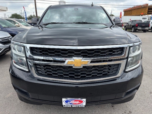 Chevrolet Suburban Vehicle Full-screen Gallery Image 02