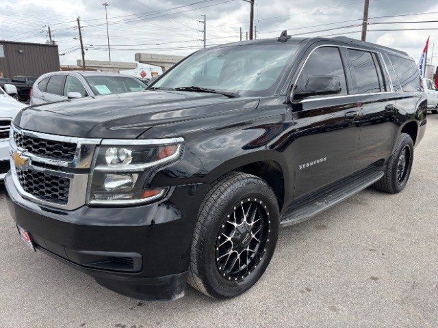 Chevrolet Suburban Vehicle Full-screen Gallery Image 03