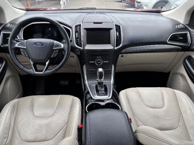Ford Edge Vehicle Full-screen Gallery Image 07