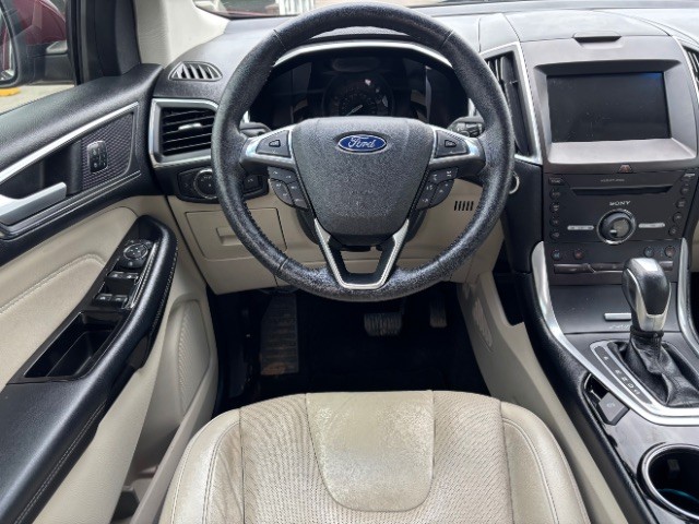 Ford Edge Vehicle Full-screen Gallery Image 08