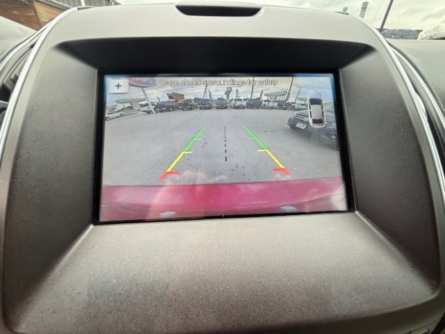 Ford Edge Vehicle Full-screen Gallery Image 11