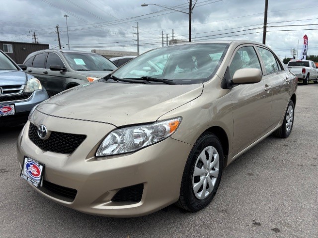 Toyota Corolla Vehicle Full-screen Gallery Image 03