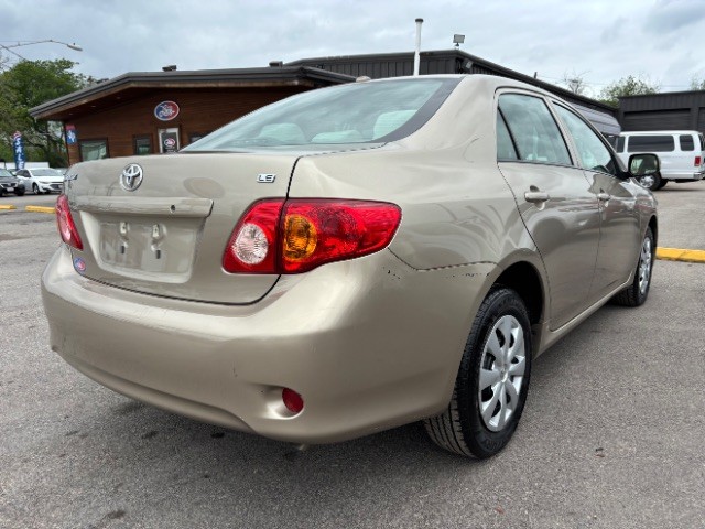 Toyota Corolla Vehicle Full-screen Gallery Image 05