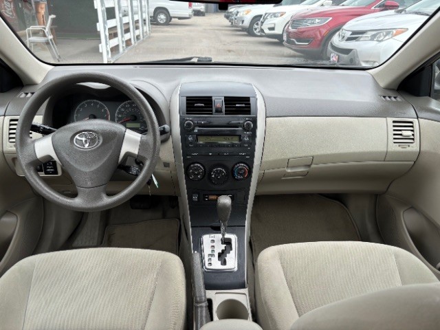 Toyota Corolla Vehicle Full-screen Gallery Image 07