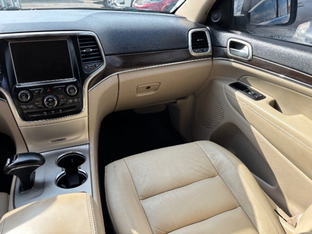 Jeep Grand Cherokee Vehicle Full-screen Gallery Image 09