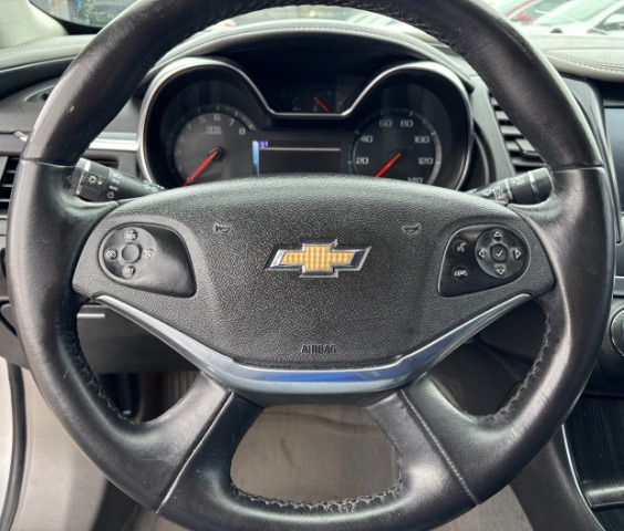 Chevrolet Impala Vehicle Full-screen Gallery Image 11