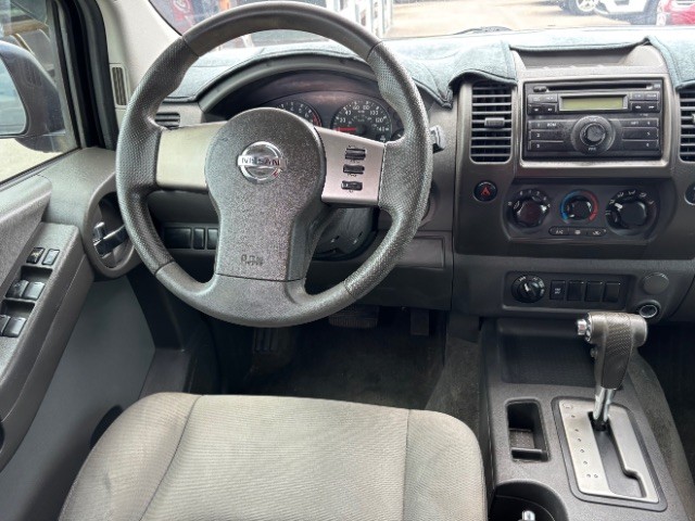 Nissan Xterra Vehicle Full-screen Gallery Image 08