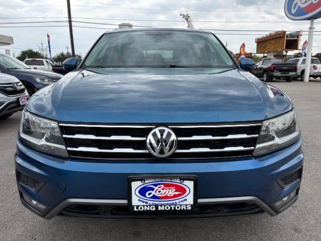 Volkswagen Tiguan Vehicle Full-screen Gallery Image 02