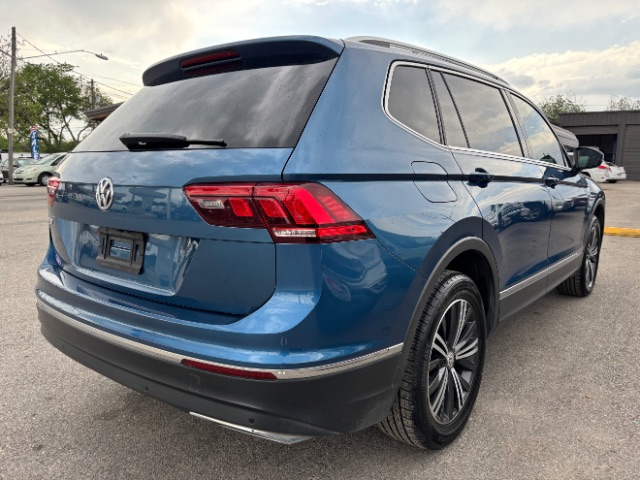 Volkswagen Tiguan Vehicle Full-screen Gallery Image 05