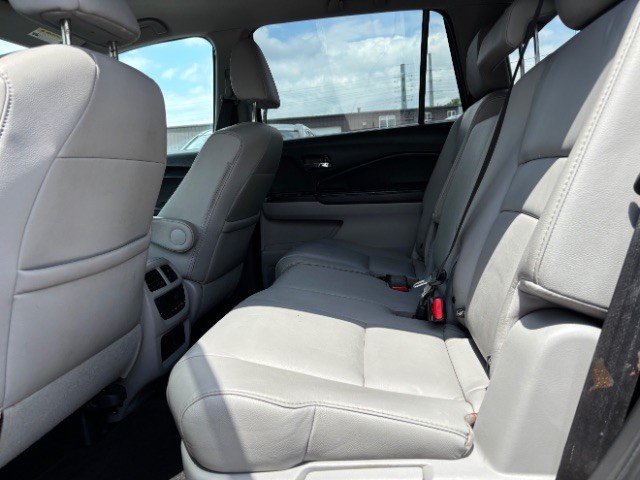 Honda Pilot Vehicle Full-screen Gallery Image 06