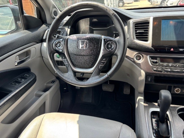 Honda Pilot Vehicle Full-screen Gallery Image 09