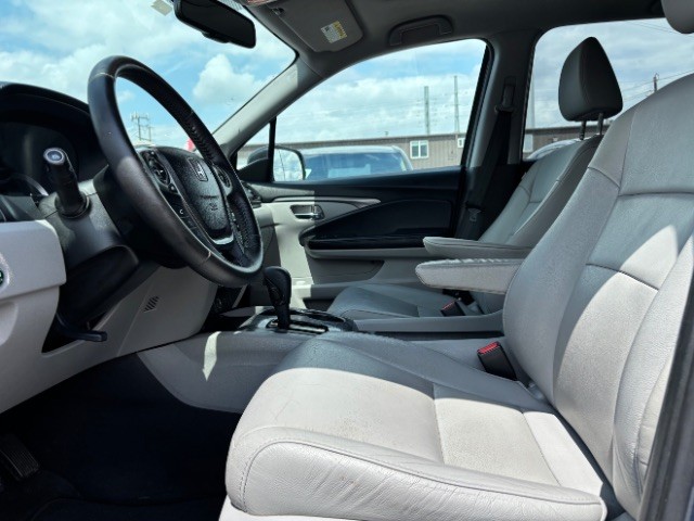 Honda Pilot Vehicle Full-screen Gallery Image 11