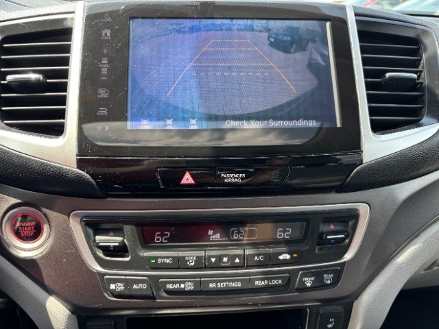 Honda Pilot Vehicle Full-screen Gallery Image 12