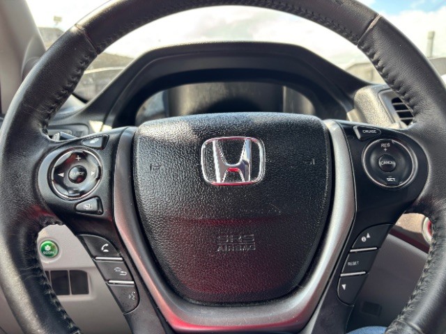 Honda Pilot Vehicle Full-screen Gallery Image 13