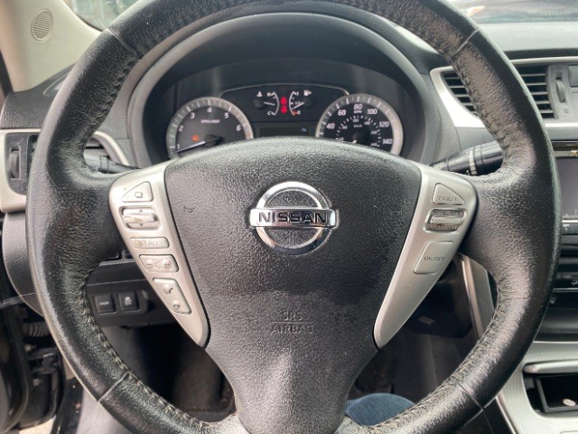 Nissan Sentra Vehicle Full-screen Gallery Image 13