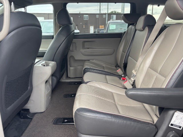 Kia Sedona Vehicle Full-screen Gallery Image 06