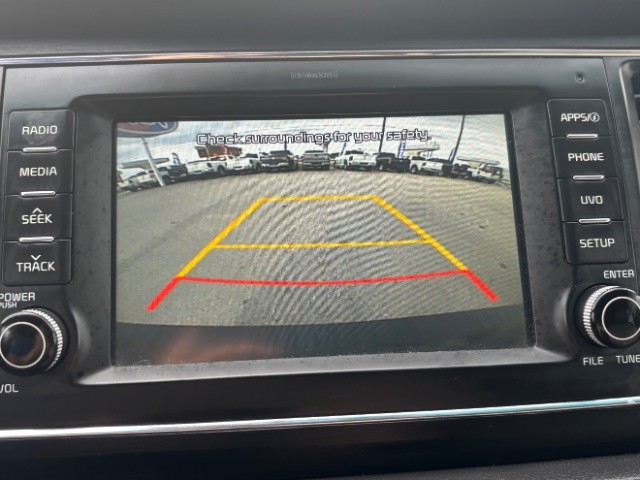 Kia Sedona Vehicle Full-screen Gallery Image 12