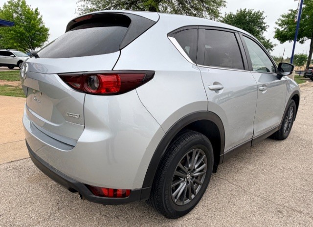Mazda CX-5 Vehicle Full-screen Gallery Image 04