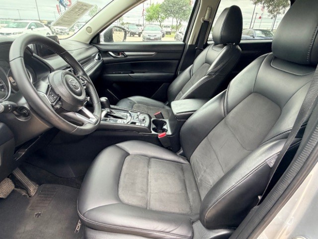 Mazda CX-5 Vehicle Full-screen Gallery Image 09