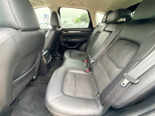 Mazda CX-5 Vehicle Full-screen Gallery Image 11