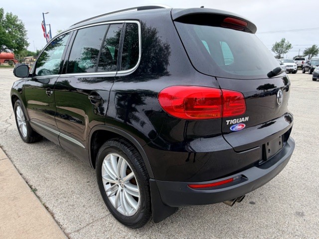 Volkswagen Tiguan Vehicle Full-screen Gallery Image 05