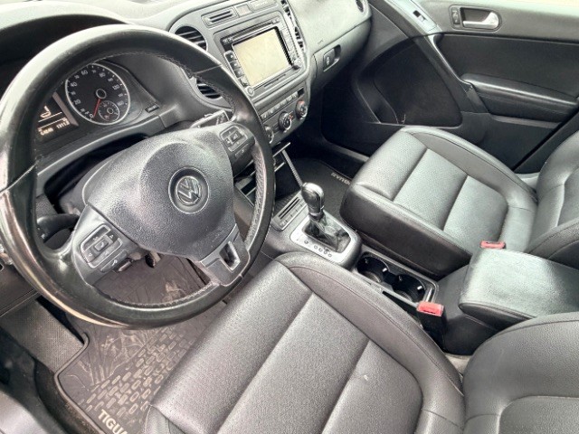 Volkswagen Tiguan Vehicle Full-screen Gallery Image 09