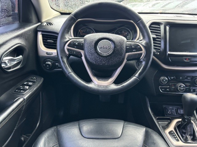 Jeep Cherokee Vehicle Full-screen Gallery Image 08