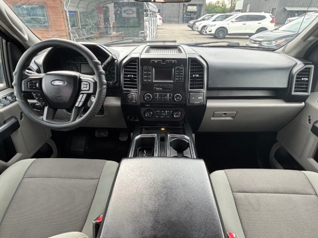 Ford F-150 Vehicle Full-screen Gallery Image 07