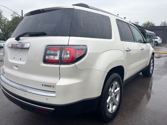 GMC Acadia Vehicle Full-screen Gallery Image 05