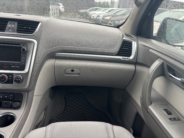 GMC Acadia Vehicle Full-screen Gallery Image 09
