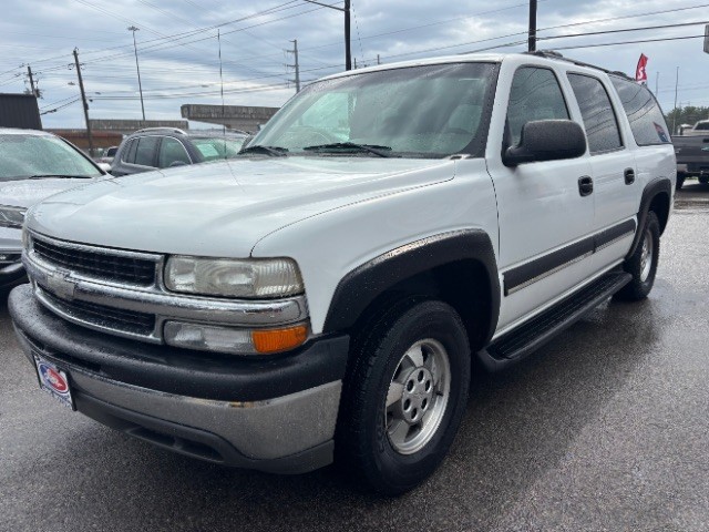 Chevrolet Suburban Vehicle Full-screen Gallery Image 03