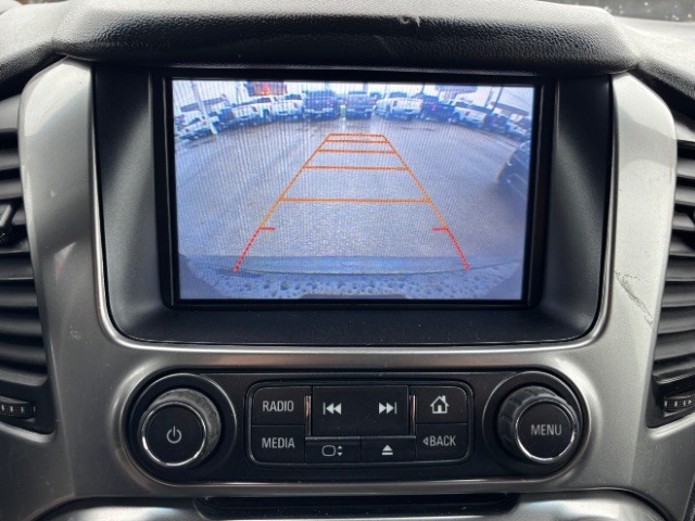 Chevrolet Suburban Vehicle Full-screen Gallery Image 12