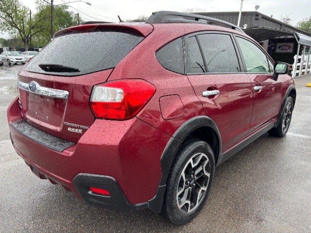 Subaru Crosstrek Vehicle Full-screen Gallery Image 05