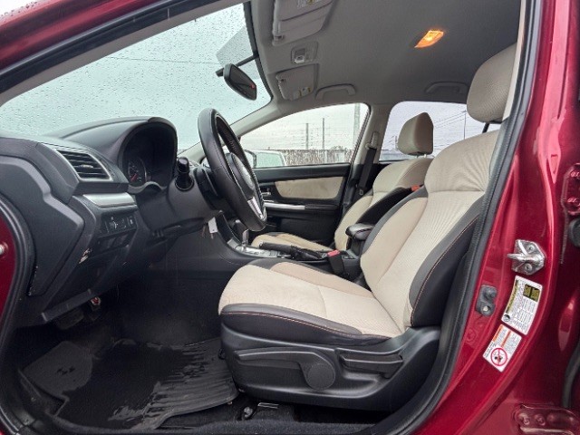 Subaru Crosstrek Vehicle Full-screen Gallery Image 10