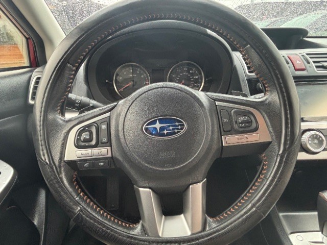 Subaru Crosstrek Vehicle Full-screen Gallery Image 12