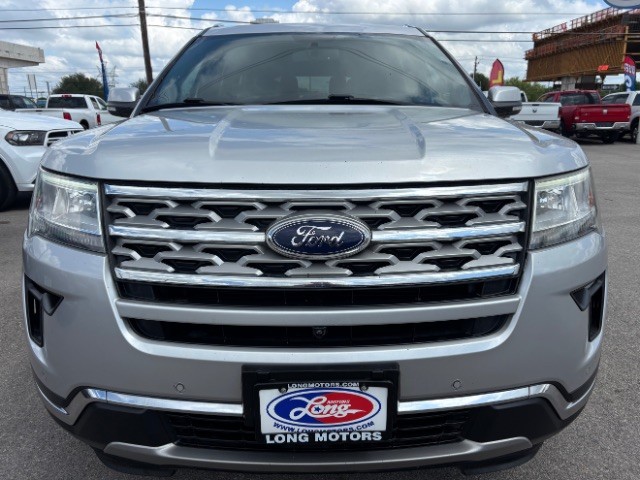 Ford Explorer Vehicle Full-screen Gallery Image 02