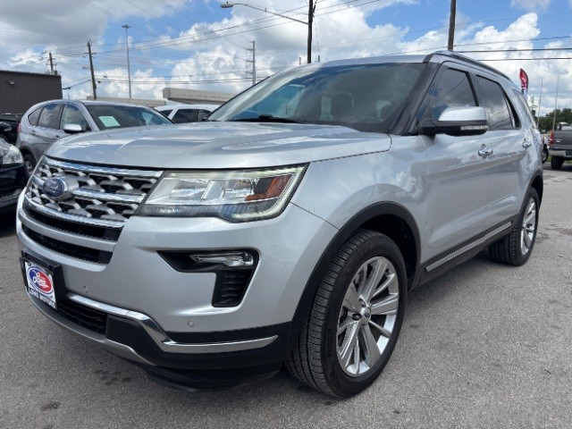 Ford Explorer Vehicle Full-screen Gallery Image 03