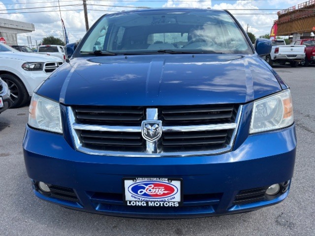 Dodge Grand Caravan Vehicle Full-screen Gallery Image 02