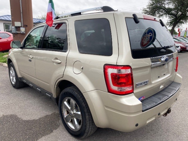 Ford Escape Vehicle Full-screen Gallery Image 05