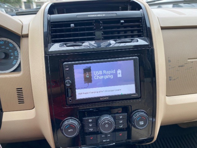 Ford Escape Vehicle Full-screen Gallery Image 13