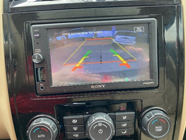 Ford Escape Vehicle Full-screen Gallery Image 14