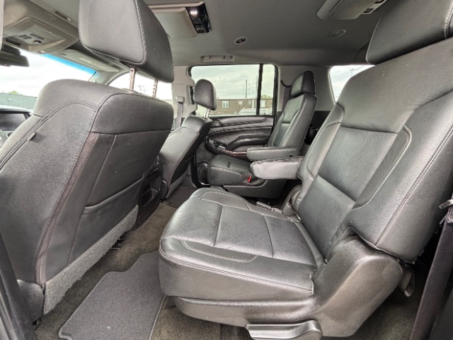 GMC Yukon XL Vehicle Full-screen Gallery Image 06