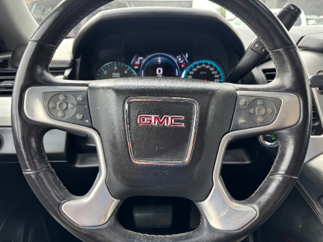 GMC Yukon XL Vehicle Full-screen Gallery Image 14