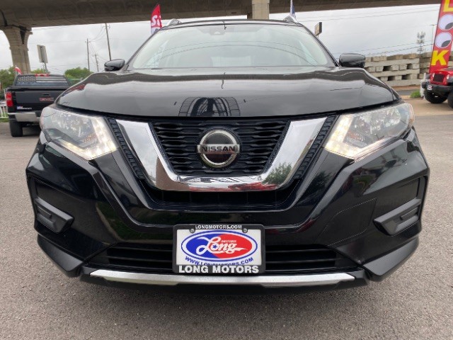 Nissan Rogue Vehicle Full-screen Gallery Image 02