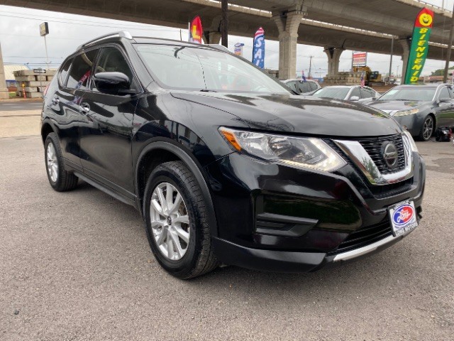 Nissan Rogue Vehicle Full-screen Gallery Image 03