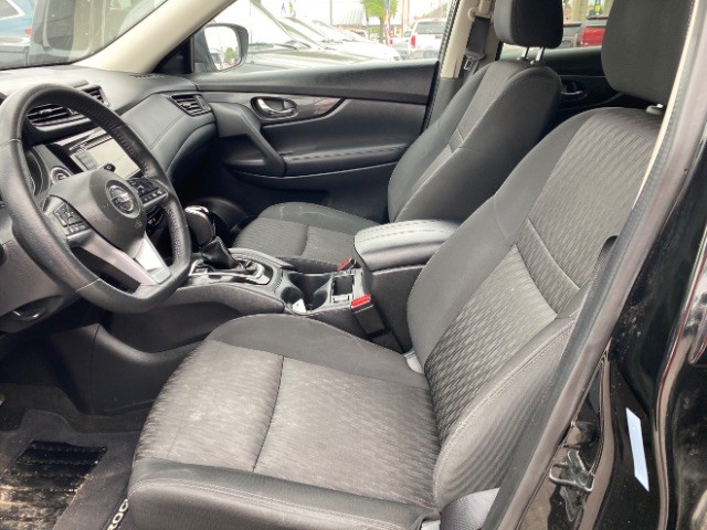 Nissan Rogue Vehicle Full-screen Gallery Image 08