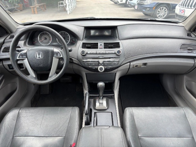 Honda Accord Sedan Vehicle Full-screen Gallery Image 07