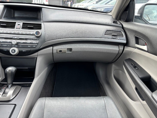 Honda Accord Sedan Vehicle Full-screen Gallery Image 09