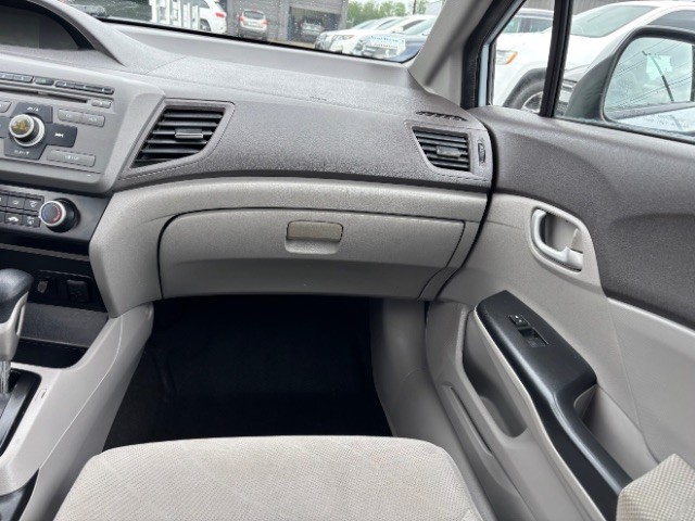 Honda Civic Sedan Vehicle Full-screen Gallery Image 09