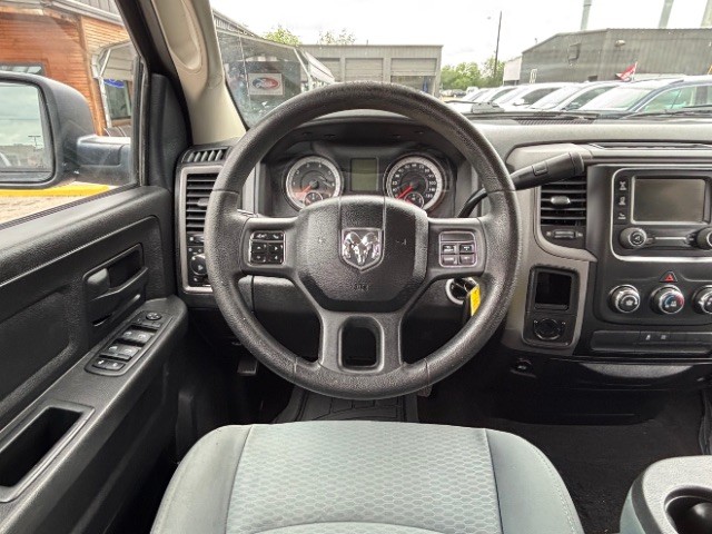 Ram 1500 Vehicle Full-screen Gallery Image 05